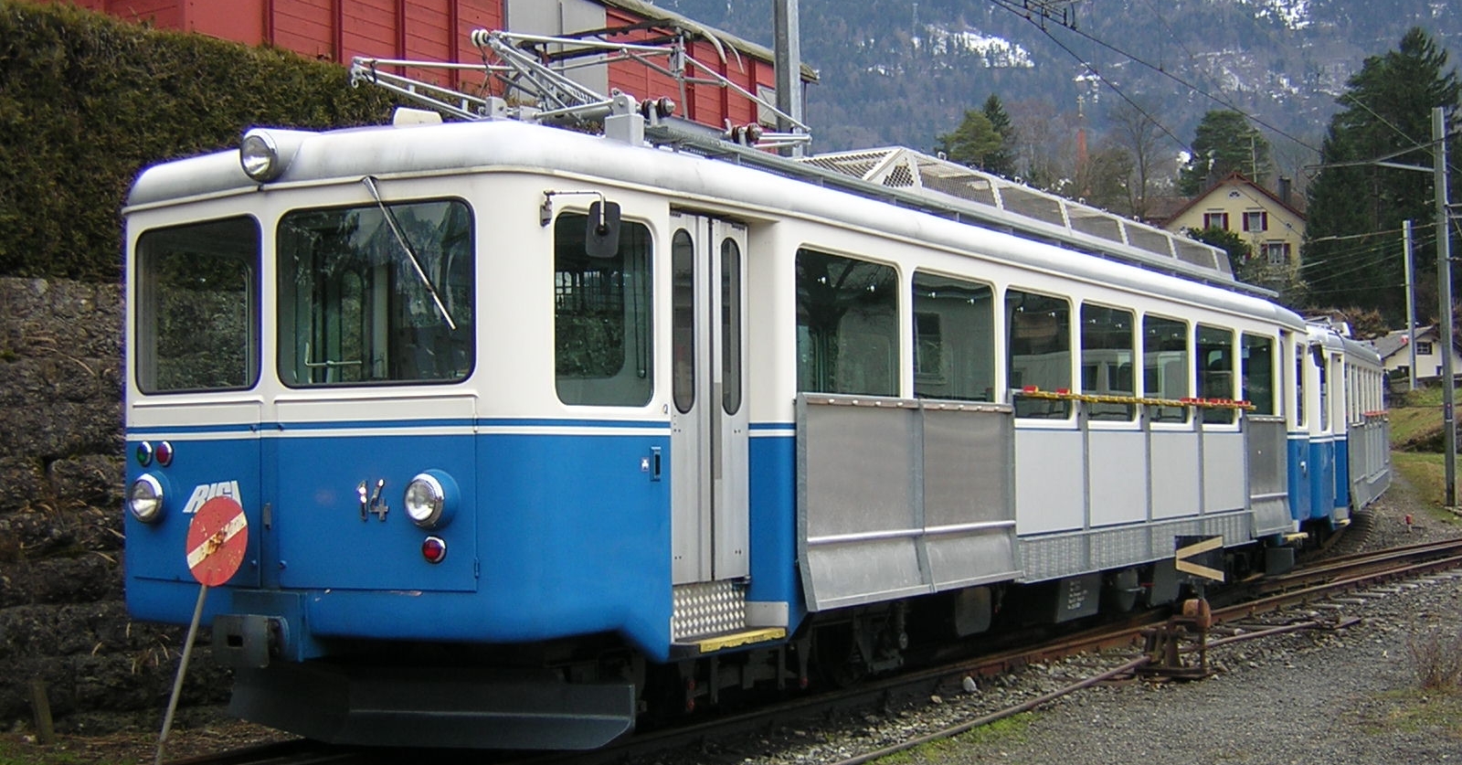 BDhe 2/4 14 with ski mounts shortly before repainting in 2005