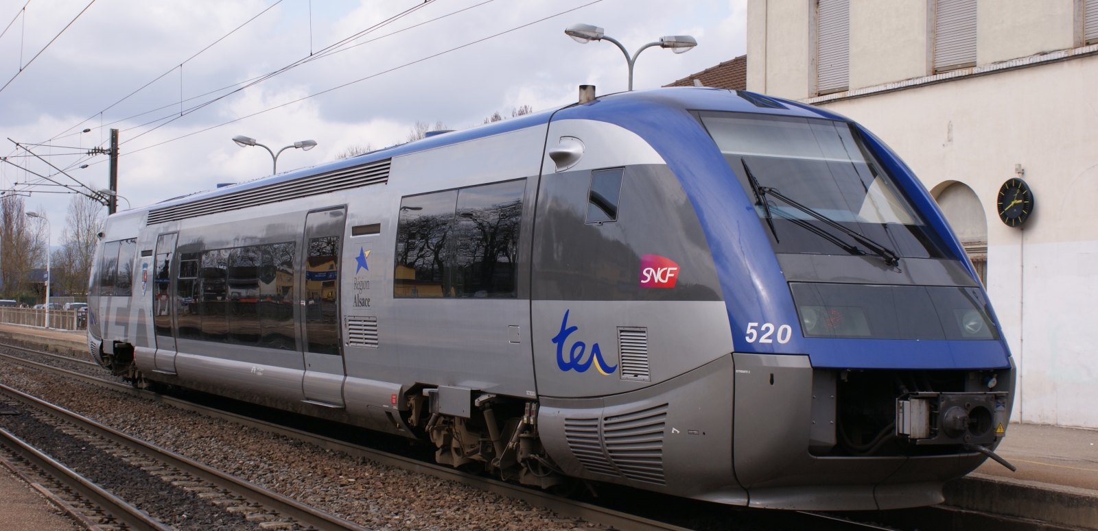 SNCF X 73520 of TER Alsace in March 2009 in Mulhouse