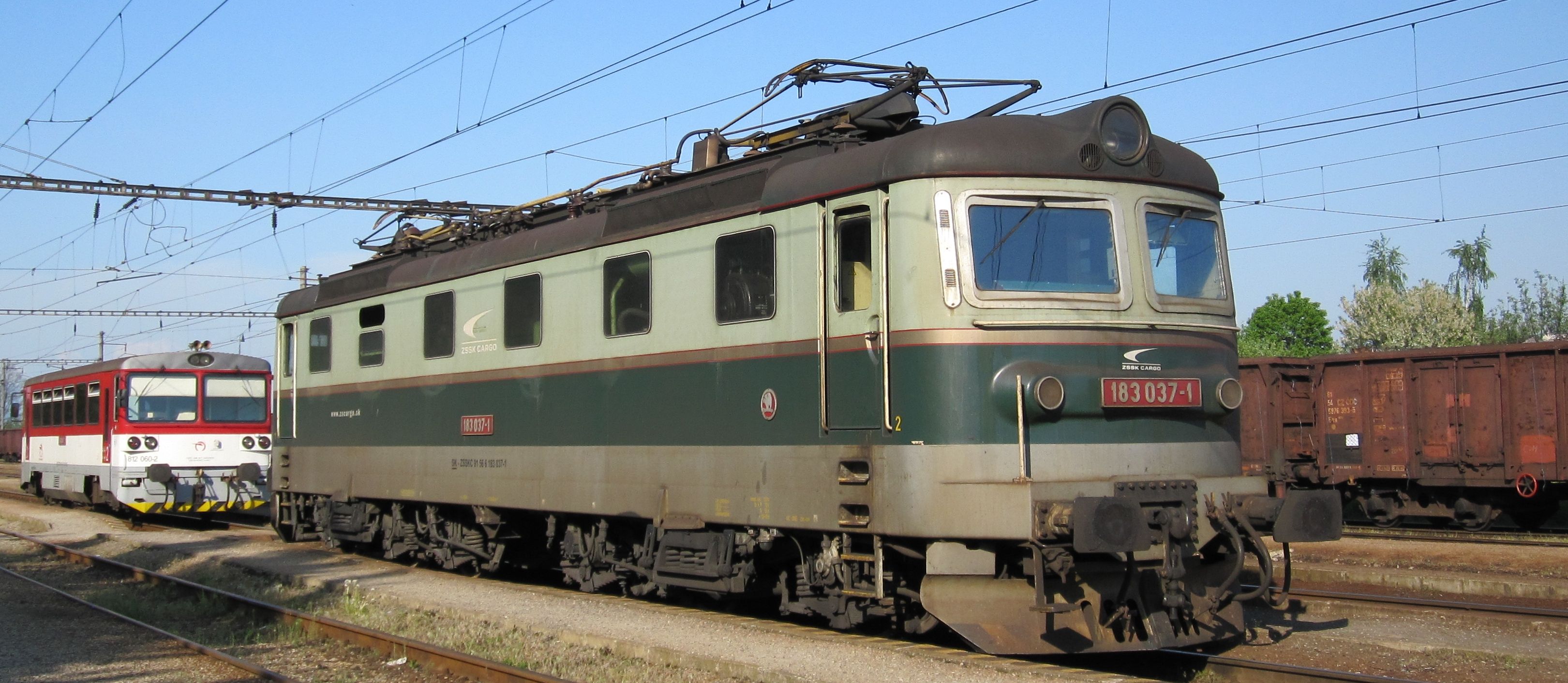 ZSSK 183.037 im Mai 2012 bei Bánovce nad Ondavou