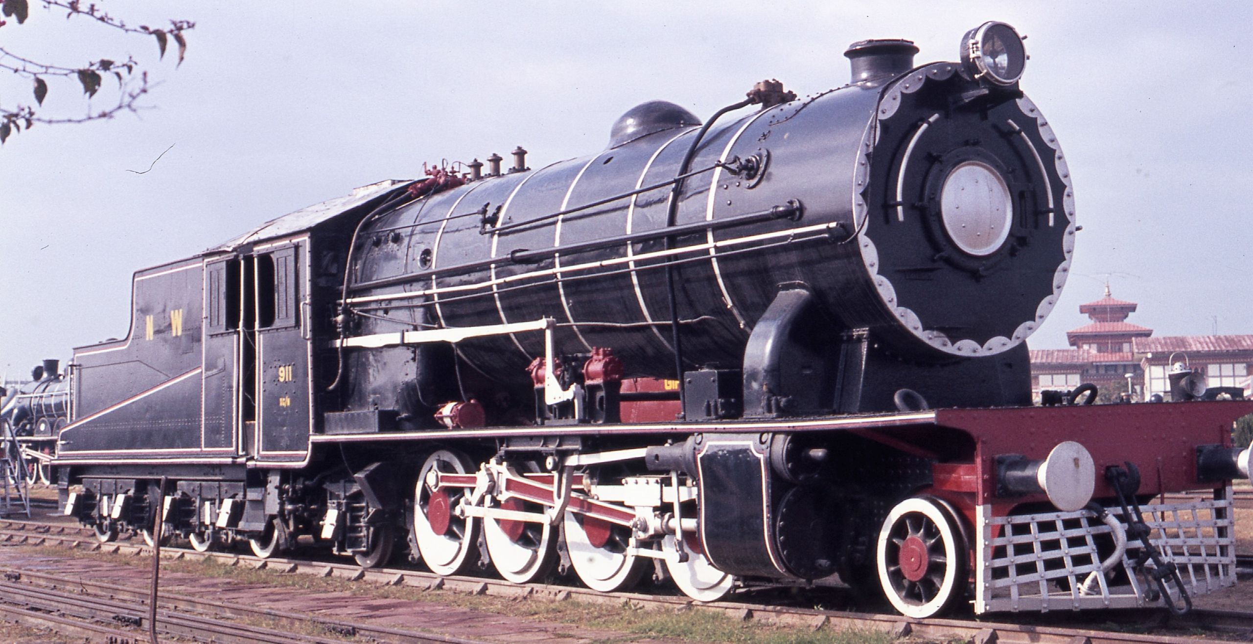 No. 911 rebuilt as XG/M 2-8-2