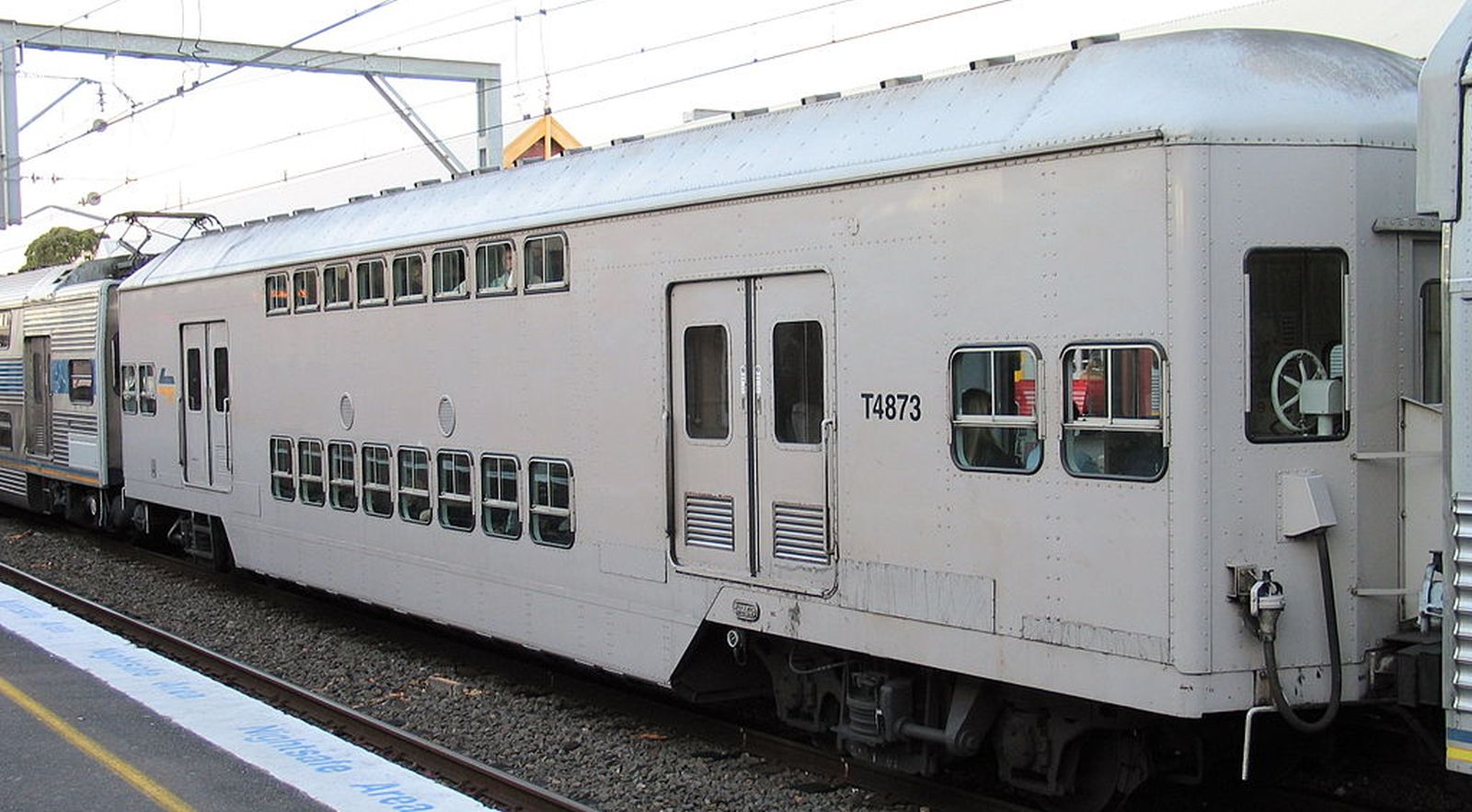 Nicht angetriebener Wagen T4873 im Juli 2003 in Sydenham