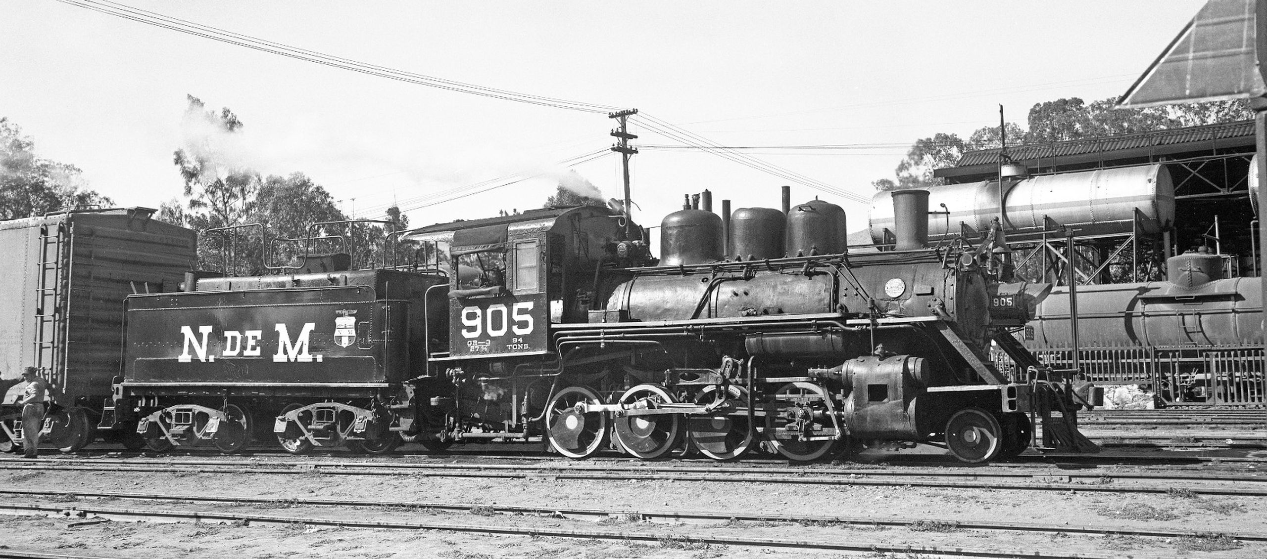 No. 905, ex No. 293 converted to standard gauge, in February 1961 at Oaxaca