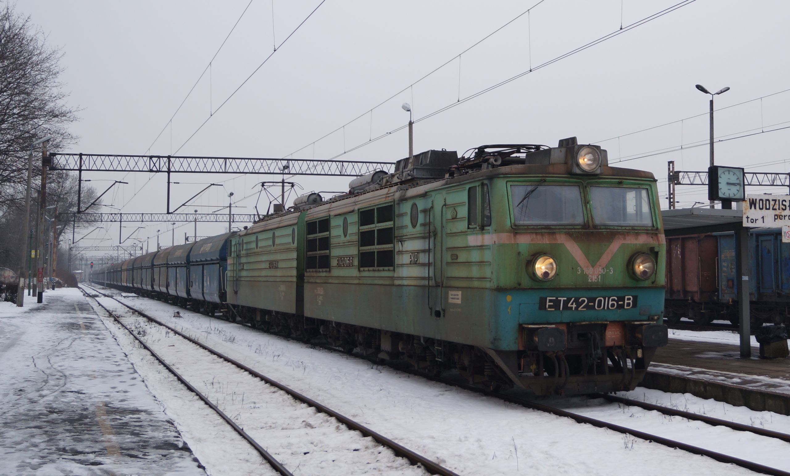 ET42 016 in February 2013 at Wodzisław Śląski station