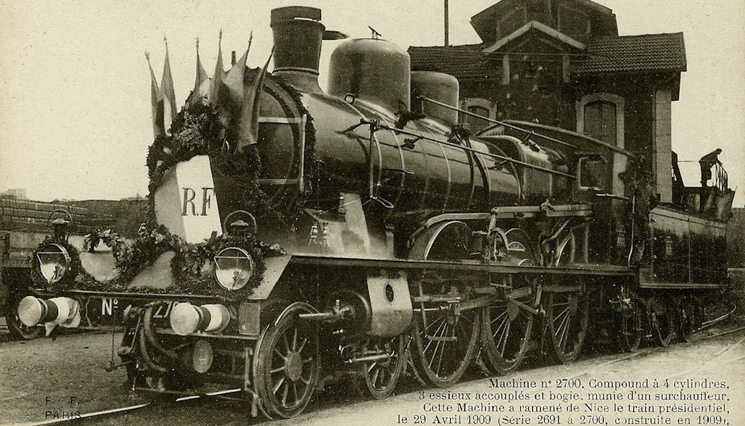 2600 with the presidential train in April 1909 at Nice