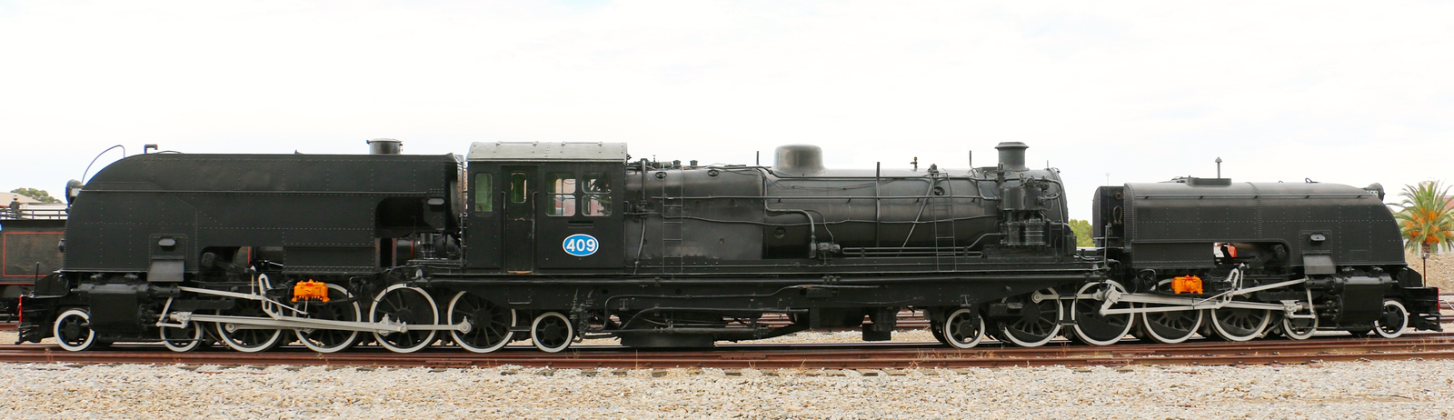 Side view of No. 409 at the National Railway Museum, Port Adelaide