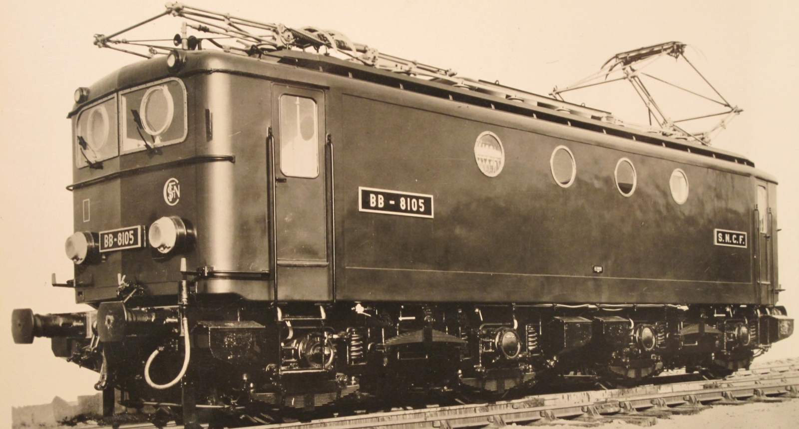 BB 8105 on a postcard from when it was made