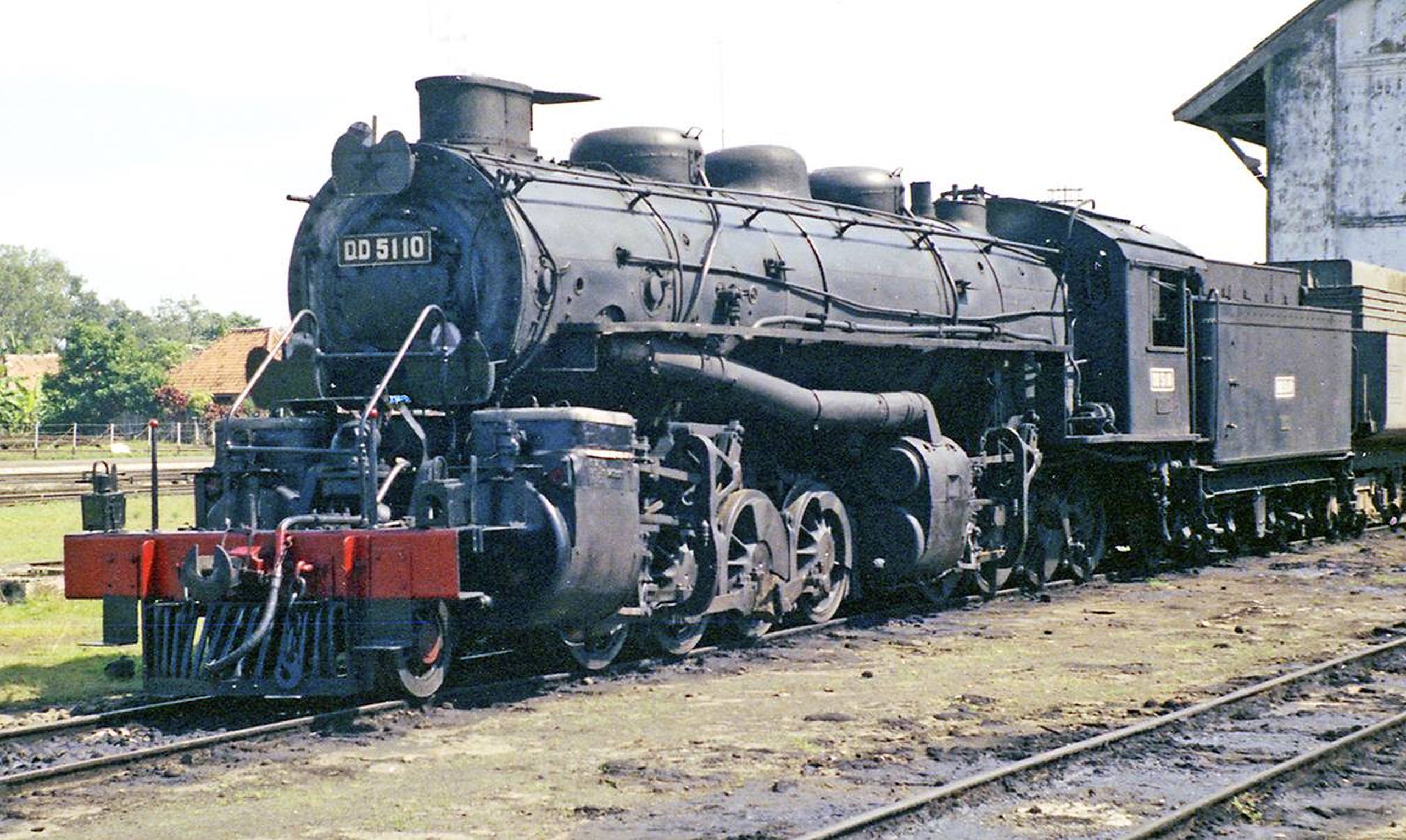 DD5110 in June 1968 at Purwakarta