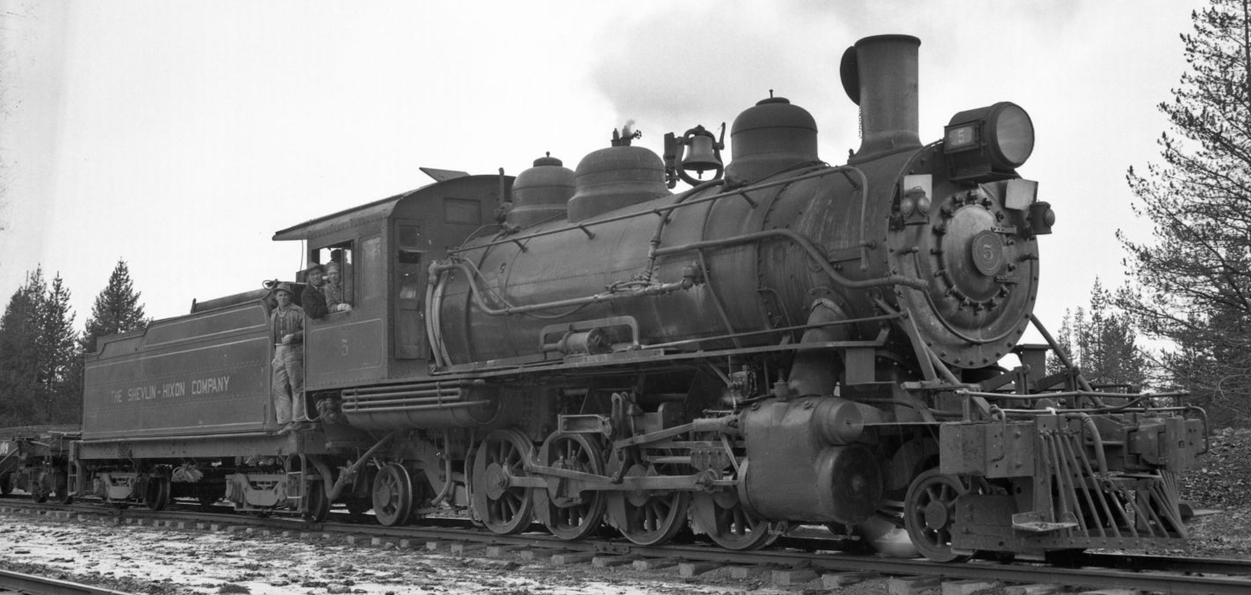 No. 5 in April 1948 at Chemult, Oregon