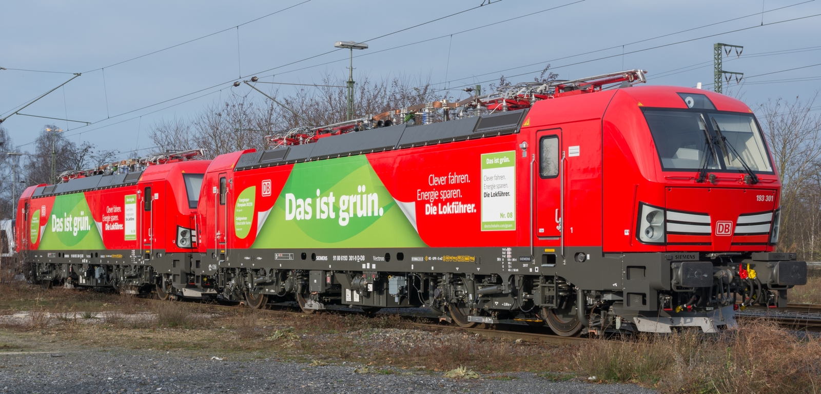Two Vectron AC of the DB Cargo class 193  in January 2018 in Emmerich