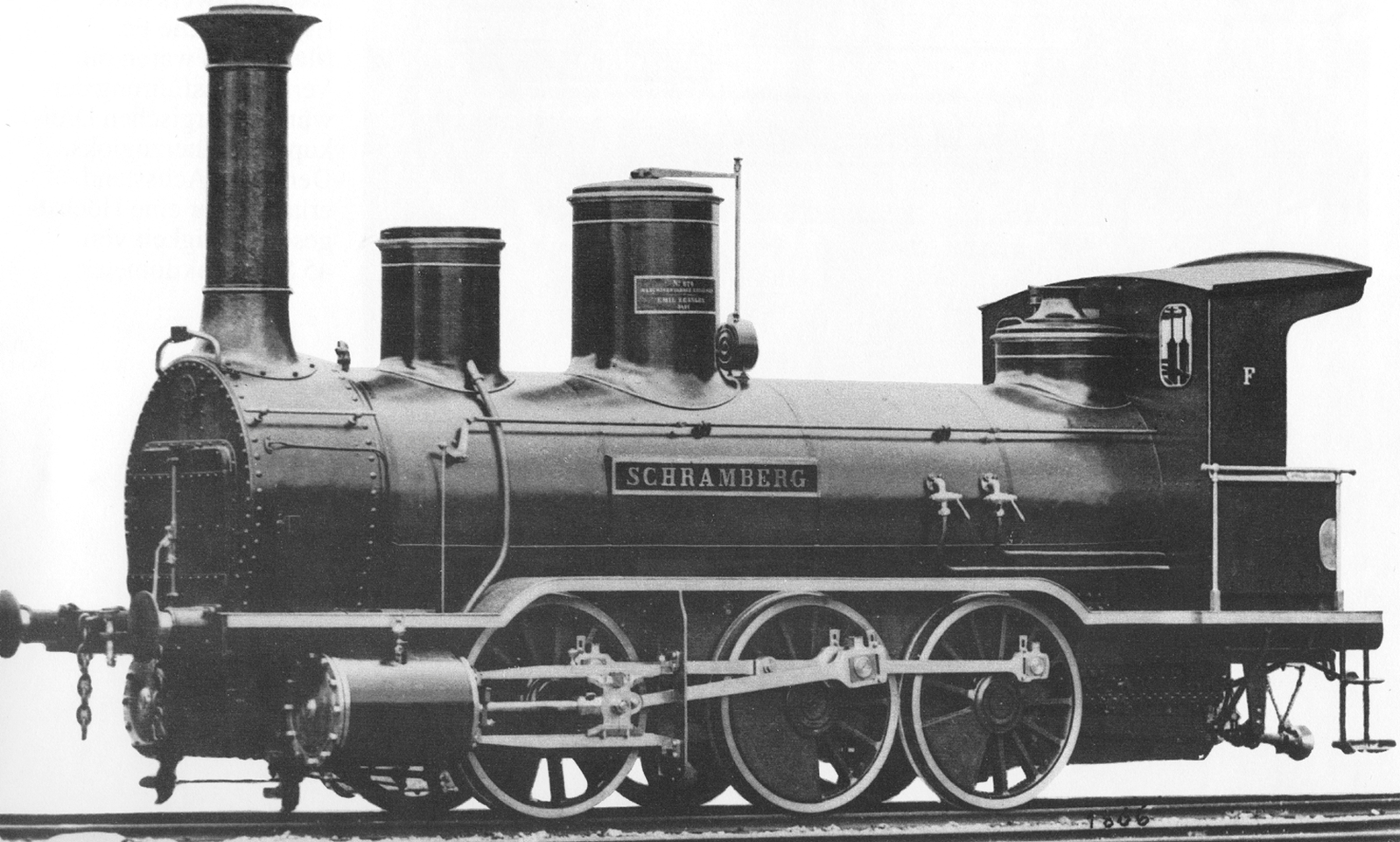 The locomotive with the name Schramberg in a works photo of the Esslingen machine factory from 1866
